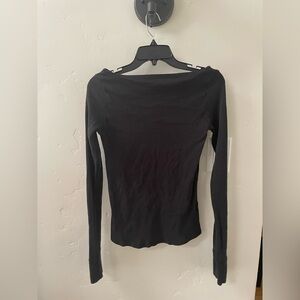 Brandy Melville Off the shoulders black top